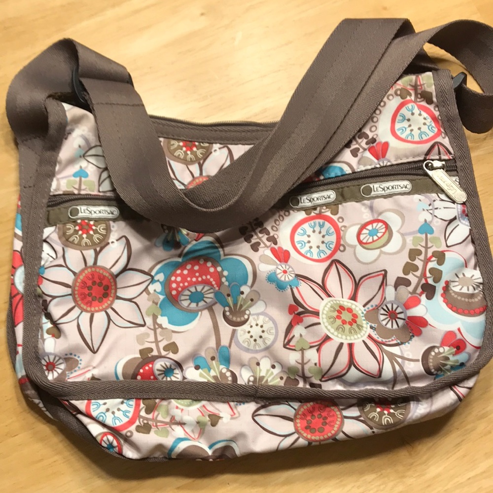 LeSportsac bag neutral colors